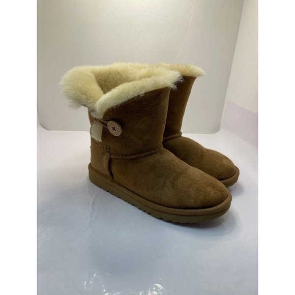 UGG Australia Bailey Button Boots Chestnut Girls Size 2 - Picture 4 of 8